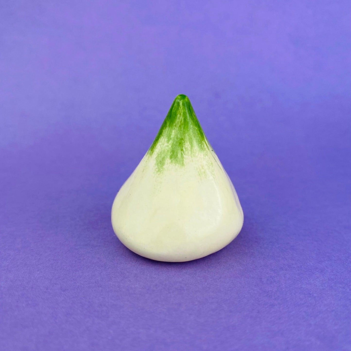 Larmy - Handmade Onion Figurine Politely Declining